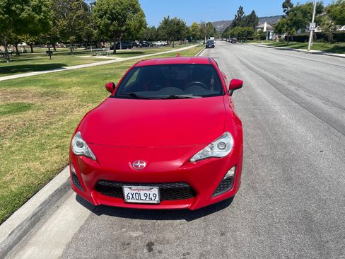 Used 2013 Scion FR-S image 9