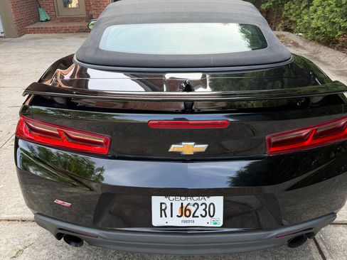 Used 2017 Chevrolet Camaro SS image 8