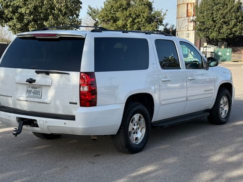 Used 2012 Chevrolet Suburban LT image 6