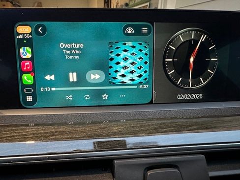 Used 2018 BMW 330e image 16