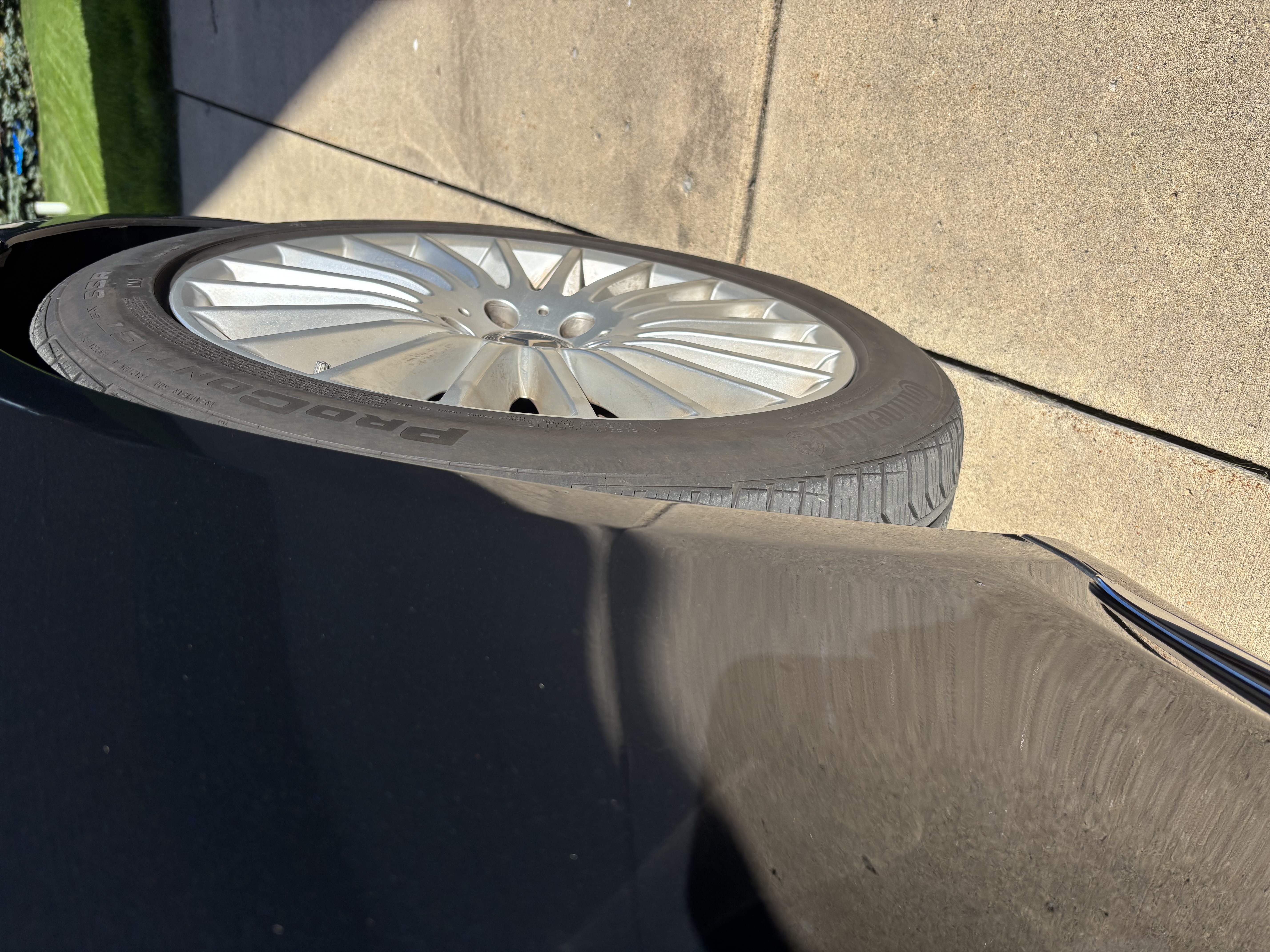 Used 2019 Mercedes-Benz S 560 Sedan image 2