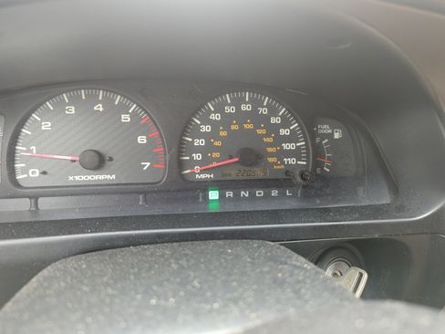 Used 2000 Toyota 4Runner SR5 image 10