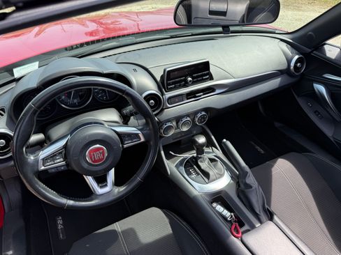 Used 2017 FIAT 124 Spider Classica RWD image 15