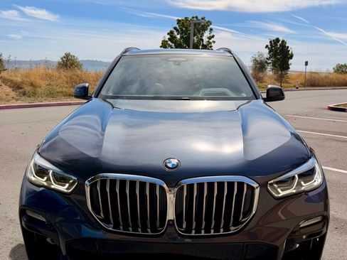 Used 2019 BMW X5 xDrive50i w/ M Sport Package AWD/4WD image 4