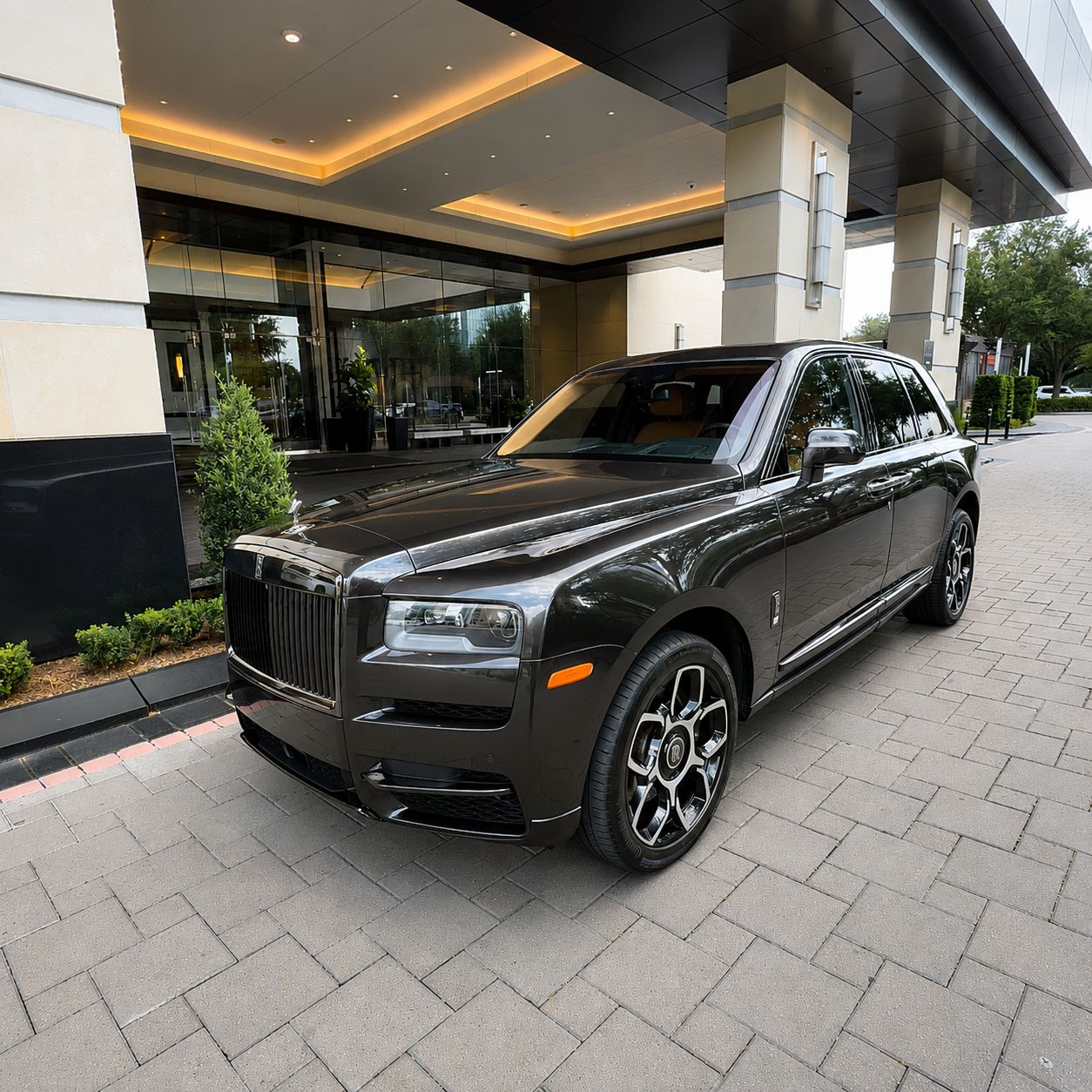 Used 2021 Rolls-Royce Cullinan Black Badge AWD/4WD image 1