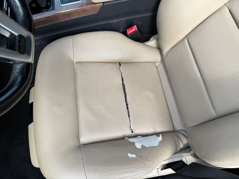 Used 2013 Mercedes-Benz E 350 Sedan image 23