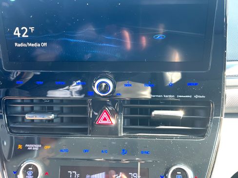 Used 2021 Hyundai Ioniq Limited image 18