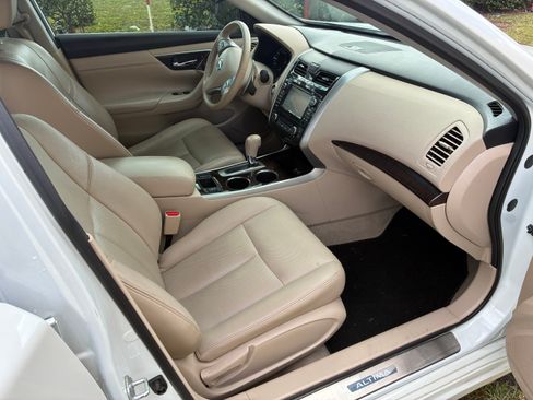 Used 2014 Nissan Altima 3.5 SL w/ Technology Package image 14