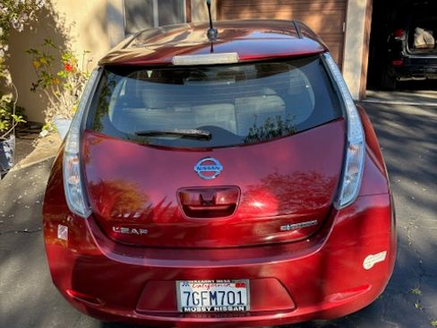 Used 2014 Nissan Leaf S image 5