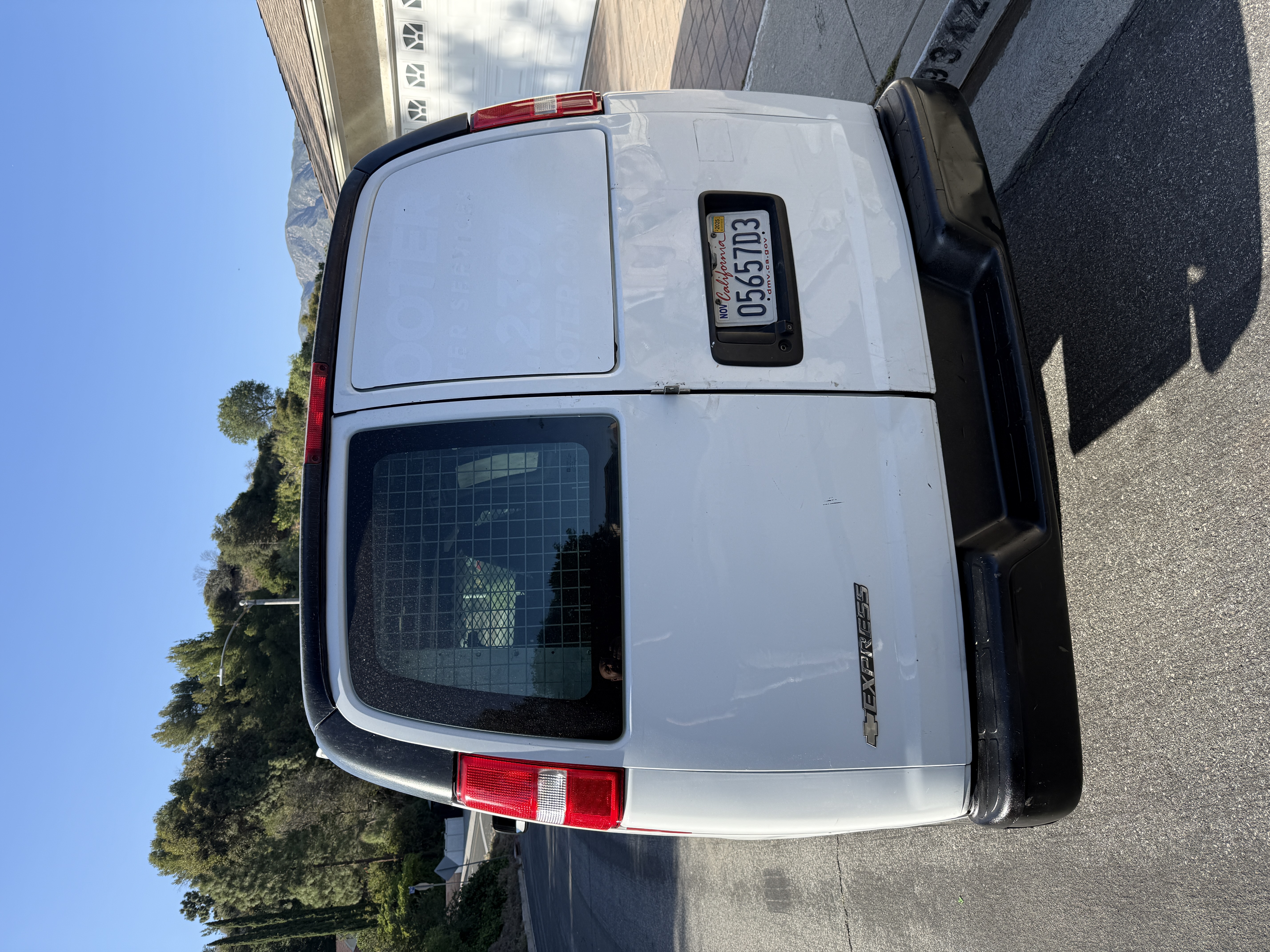 Used 2020 Chevrolet Express 2500 Extended w/ Driver Convenience Package RWD image 4