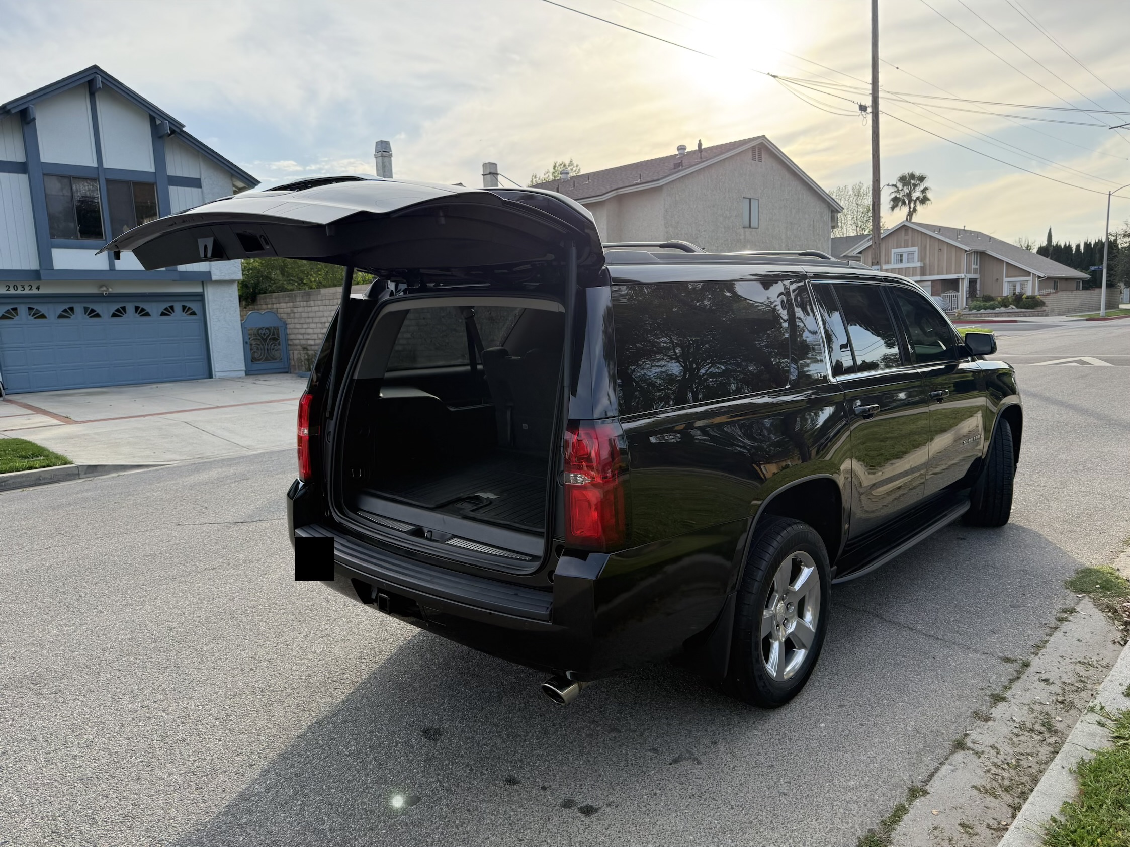 Used 2019 Chevrolet Suburban LT RWD image 17