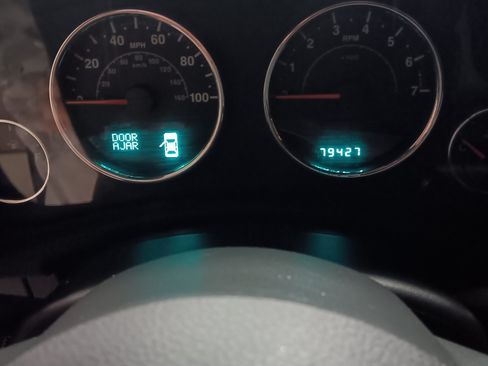 Used 2014 Jeep Wrangler Sport w/ Quick Order Package 24S AWD/4WD image 9