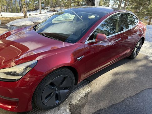 Used 2018 Tesla Model 3 Long Range image 1