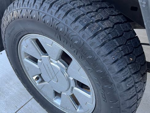 Used 2007 HUMMER H3 image 12