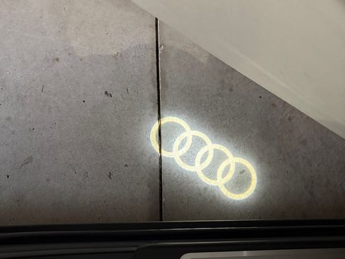 Used 2018 Audi Q7 3.0T Premium AWD/4WD image 15