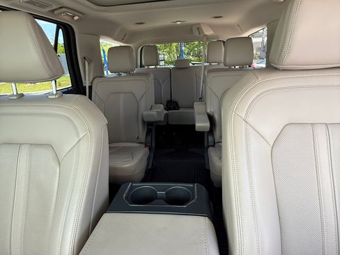 Used 2024 Ford Expedition Limited RWD image 16