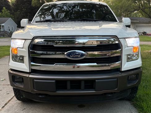 Used 2015 Ford F150 Lariat w/ Equipment Group 501A Mid AWD/4WD image 11