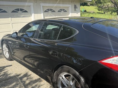 Used 2011 Porsche Panamera 4 image 8