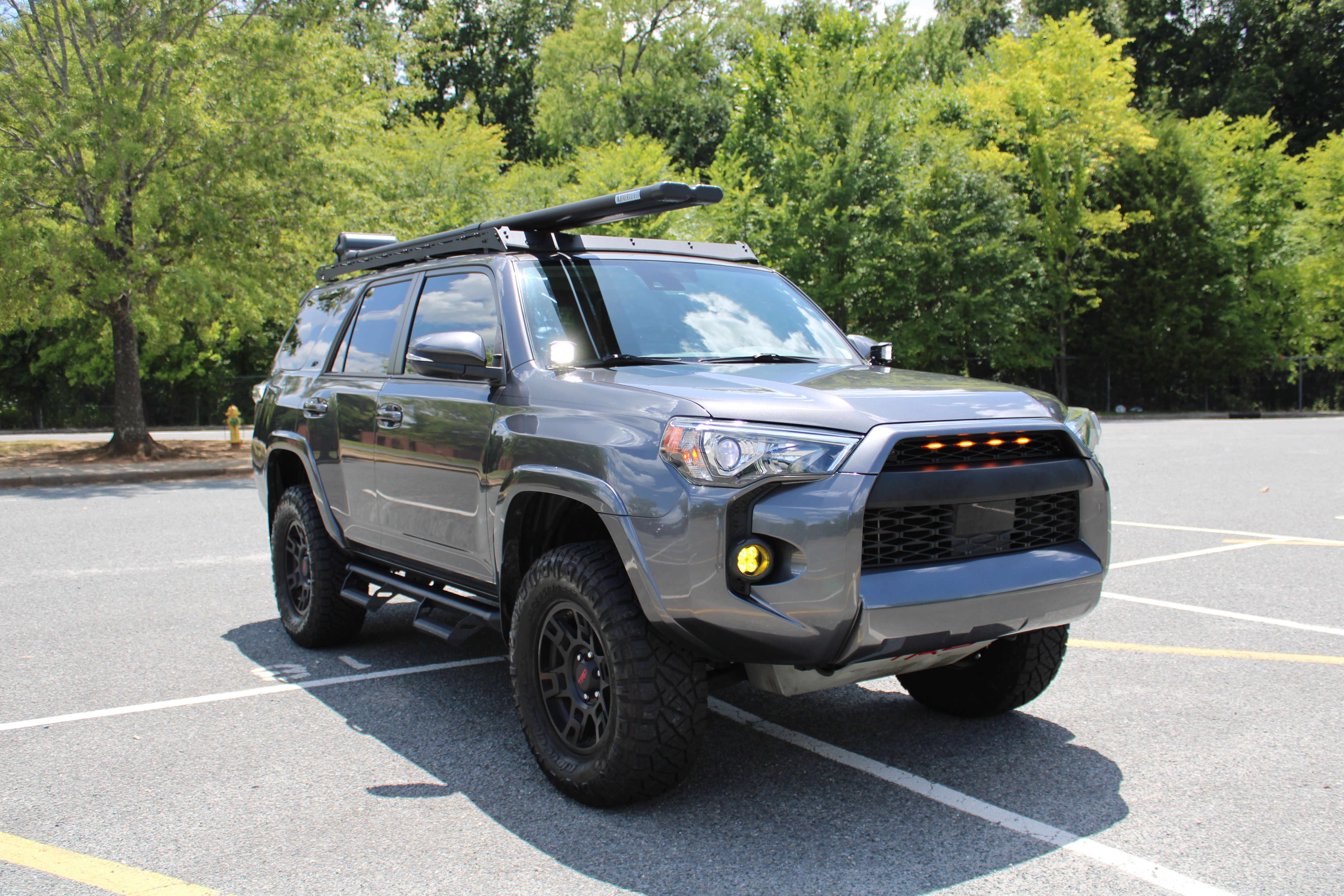 Used 2020 Toyota 4Runner SR5 Premium w/ Moonroof Package AWD/4WD image 1