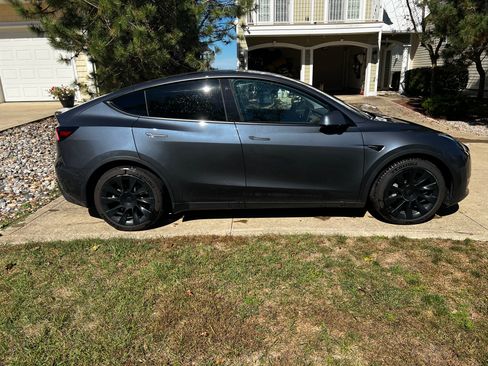 Used 2021 Tesla Model Y Long Range image 5