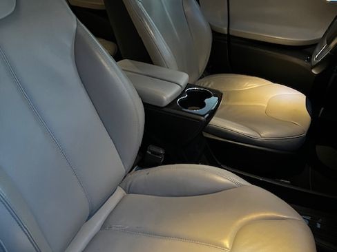 Used 2015 Tesla Model S 85D image 6