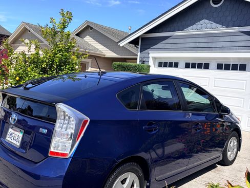 Used 2010 Toyota Prius Four w/ Solar Roof Pkg FWD image 4