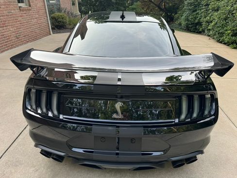 Used 2022 Ford Mustang Shelby GT500 w/ Carbon Fiber Track Pack image 12