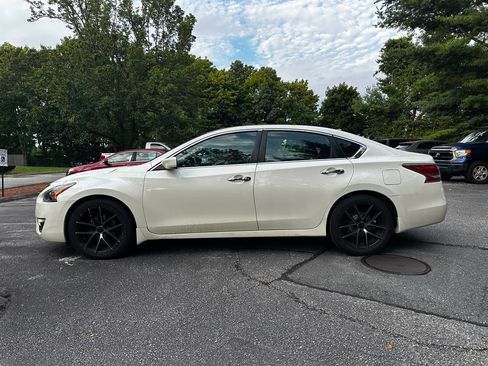 Used 2014 Nissan Altima 2.5 SV FWD image 6