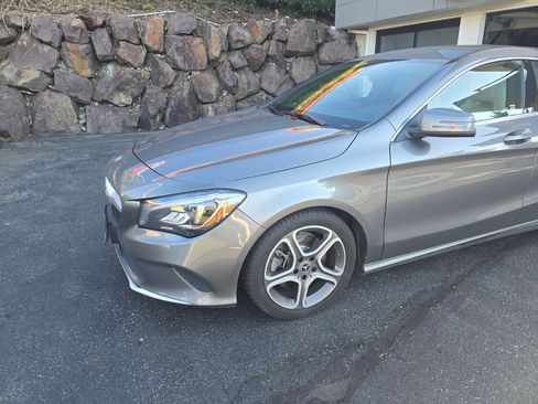 Used 2018 Mercedes-Benz CLA 250 4MATIC image 4
