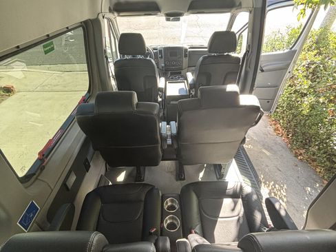 Used 2017 Mercedes-Benz Sprinter 2500 image 13