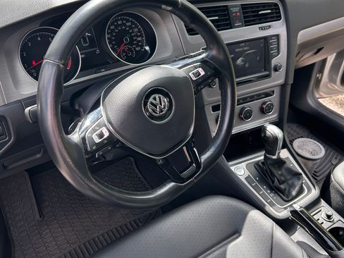 Used 2017 Volkswagen Golf Wolfsburg Edition image 9