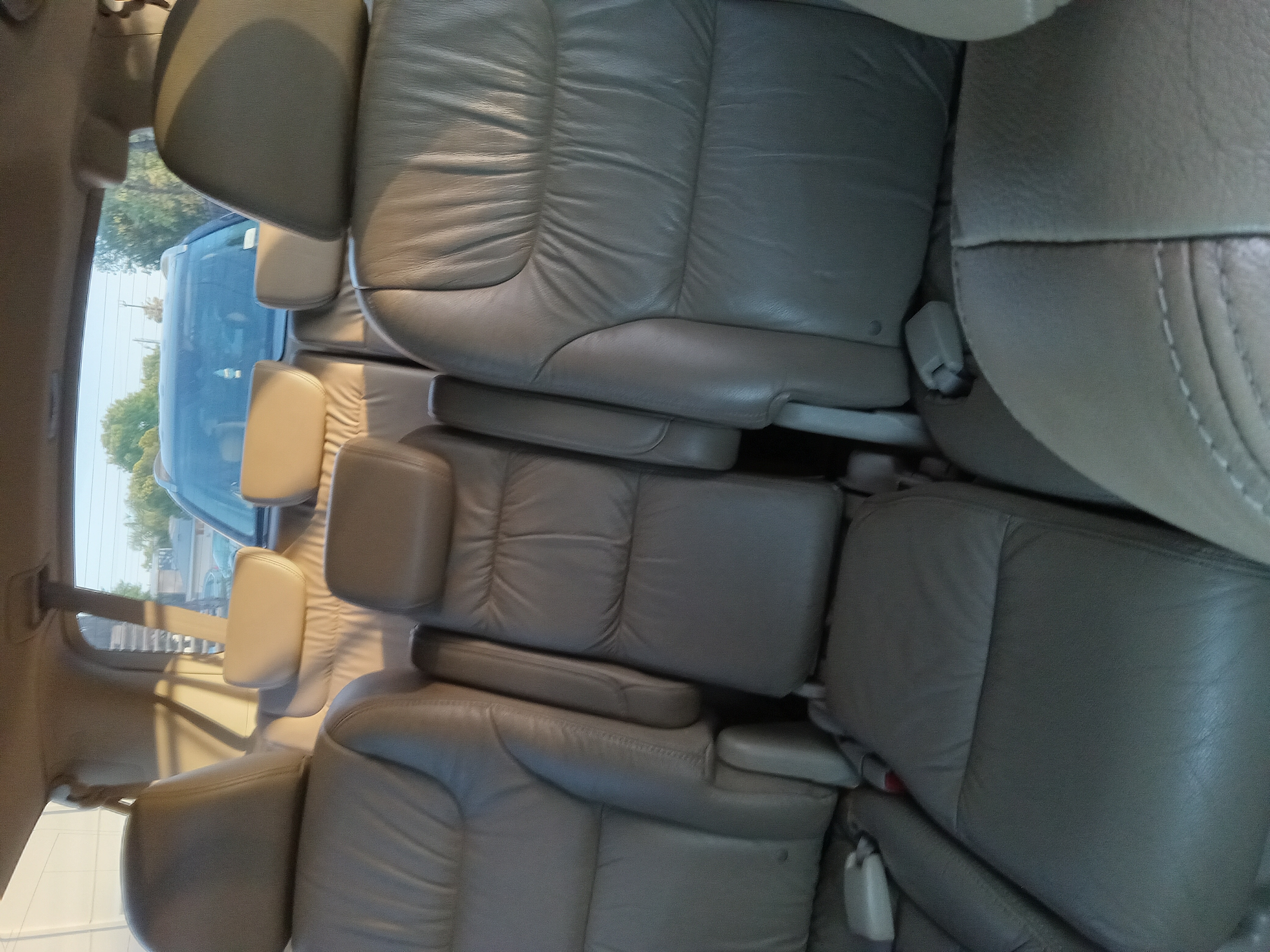 Used 2010 Honda Odyssey EX-L image 2