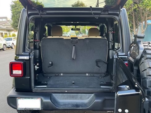 Used 2023 Jeep Wrangler Sport AWD/4WD image 16