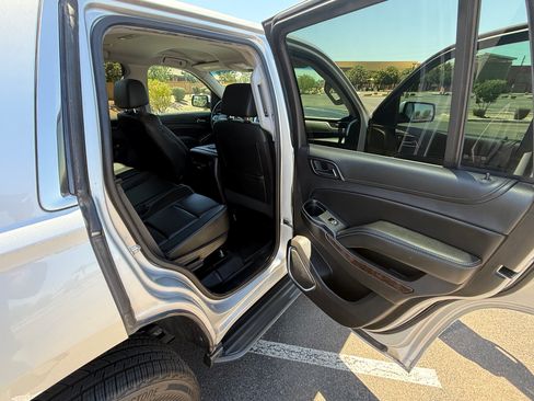 Used 2018 Chevrolet Tahoe 2WD w/ Remote Keyless Entry Package image 23