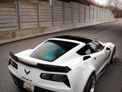 Used 2015 Chevrolet Corvette Z06 w/ 3LZ Preferred Equipment Group image 5