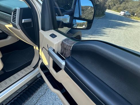 Used 2017 Ford F550 4x4 Crew Cab Super Duty image 21