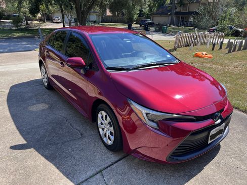 Used 2024 Toyota Corolla LE image 8