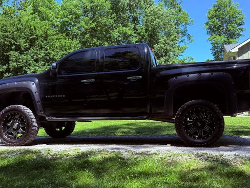 Used 2012 Chevrolet Silverado 1500 LTZ w/ LPO, Deluxe Chrome Package AWD/4WD image 9