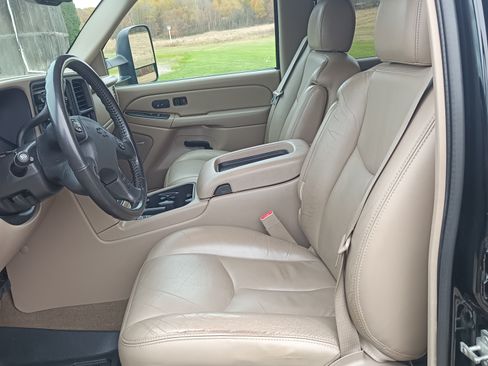 Used 2007 Chevrolet Silverado 2500 LT w/ Heavy-Duty Power Package image 5