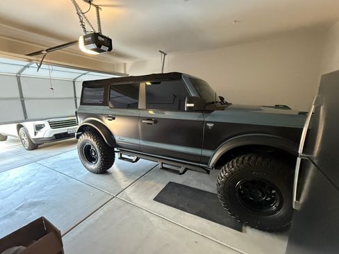 Used 2021 Ford Bronco Badlands image 16