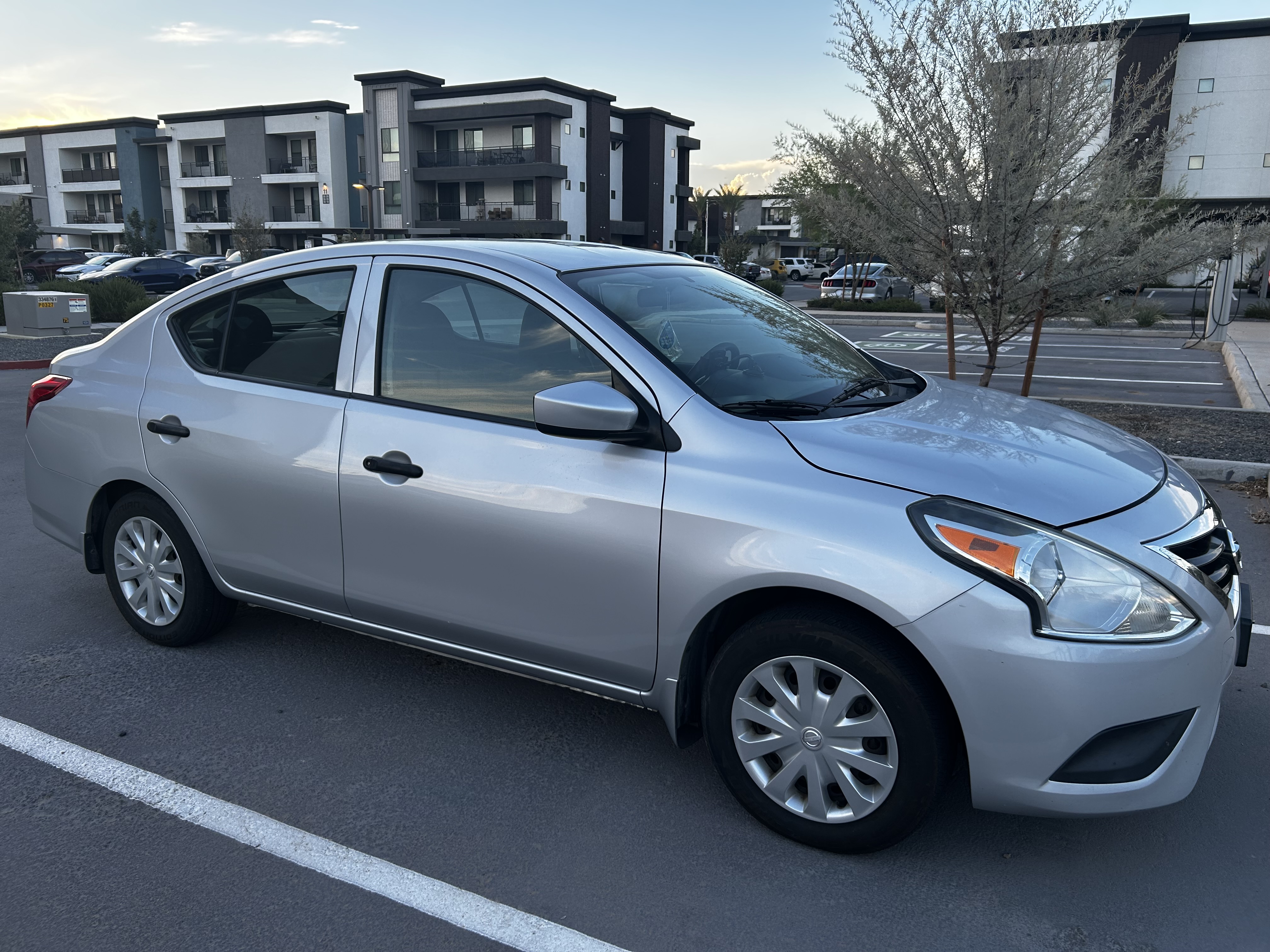 Used 2017 Nissan Versa S FWD image 2