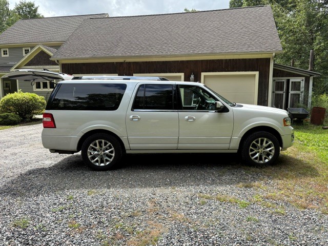 Used 2017 Ford Expedition Max Limited AWD/4WD image 5