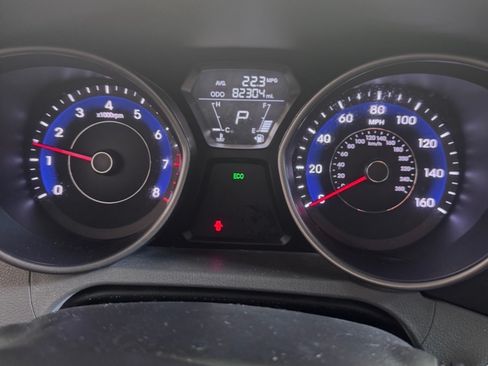 Used 2012 Hyundai Elantra Limited w/ Technology Pkg 5 FWD image 5