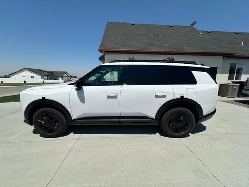 Used 2027 Kia Telluride SX Prestige X-Pro AWD/4WD image 2