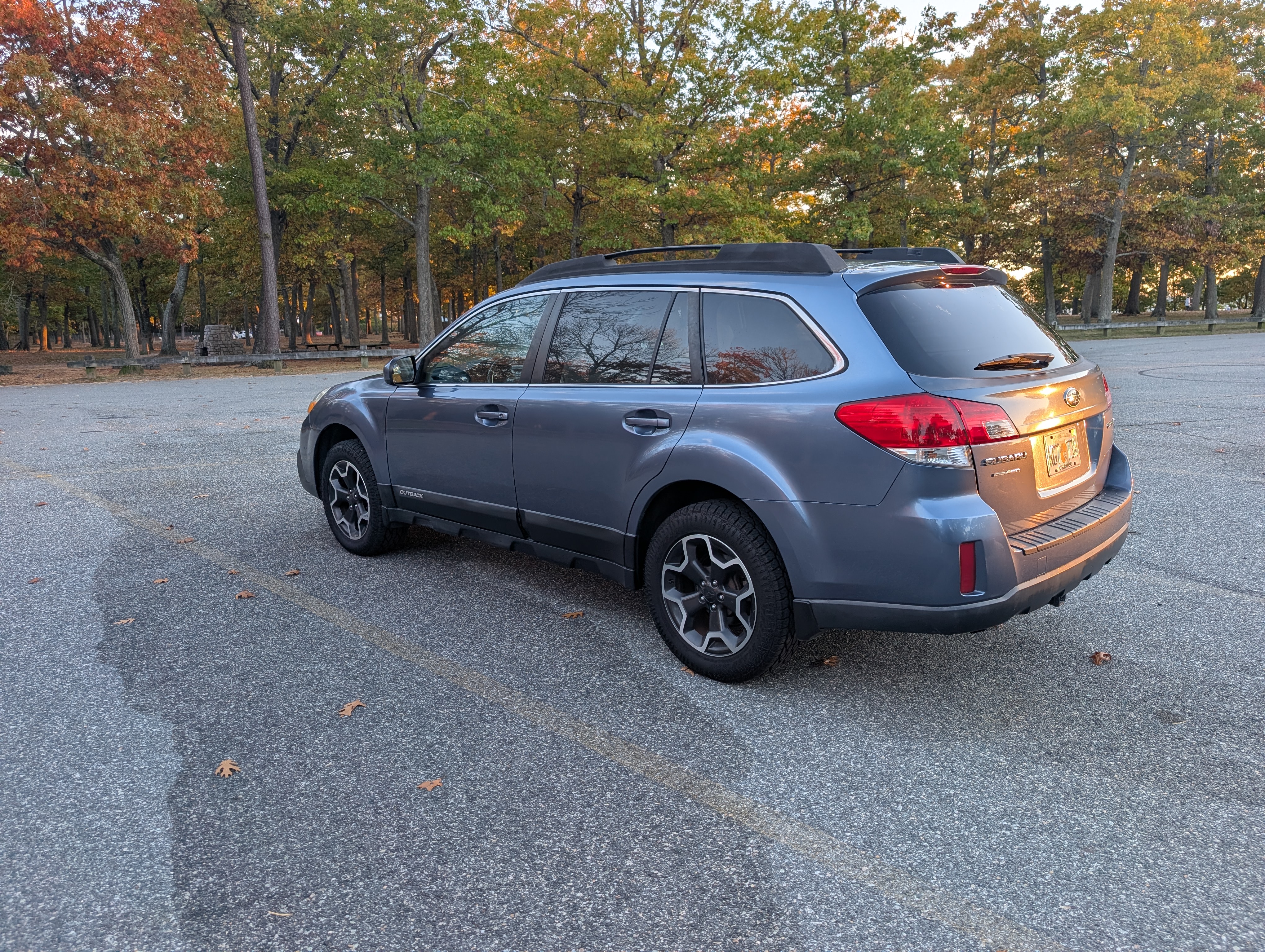 Used 2013 Subaru Outback 2.5i Premium w/ All-Weather Pkg AWD/4WD image 5