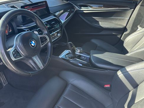 Used 2020 BMW 530i w/ M Sport Package image 10