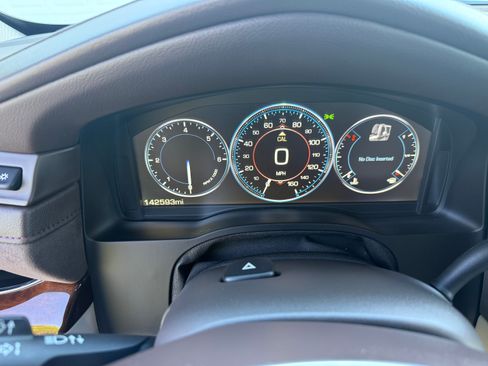 Used 2015 Cadillac Escalade Luxury AWD/4WD image 12
