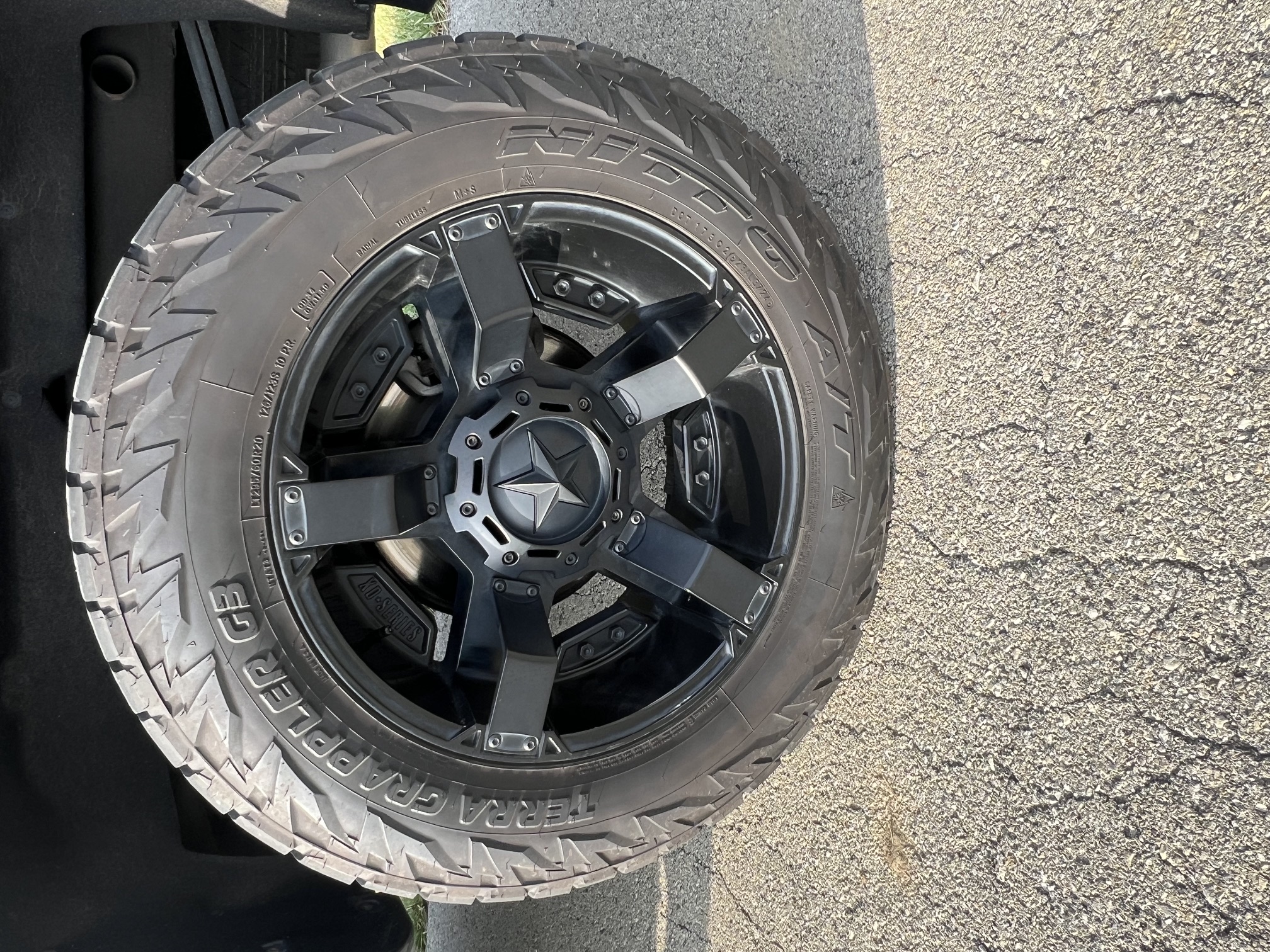 Used 2020 GMC Sierra 1500 AT4 w/ AT4 Premium Package AWD/4WD image 10