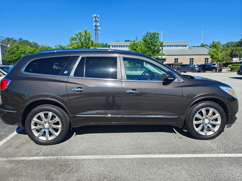 Used 2013 Buick Enclave Leather w/ Trailering Provision Package FWD image 5