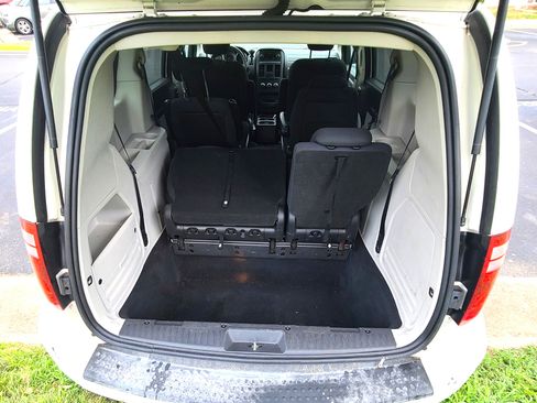 Used 2010 Dodge Grand Caravan SE FWD image 6